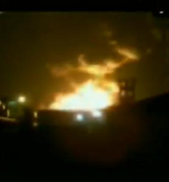 震撼,【冒死拍攝】天津爆炸現(xiàn)場近距離圖片,1000多臺全新汽車被燒融掉了 震撼,【冒死拍攝】天津爆炸現(xiàn)場近距離圖片,1000多臺全新汽車被燒融掉了